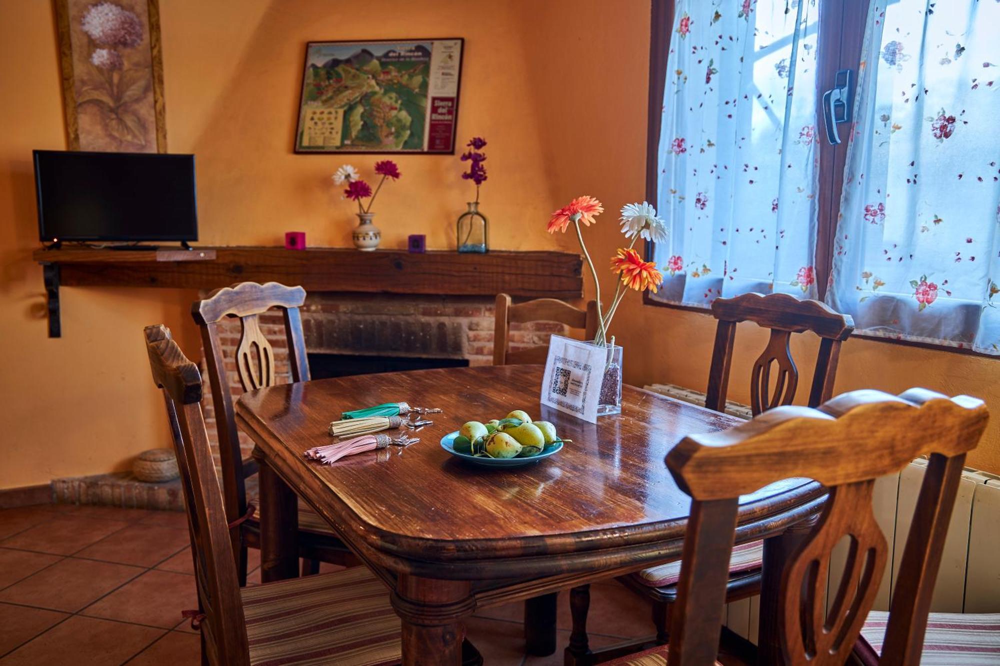 Casa Rural Fuente Del Arca Montejo Montejo de la Sierra Εξωτερικό φωτογραφία